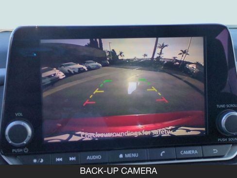 Used 2025 Nissan Rogue S AWD/4WD image 18