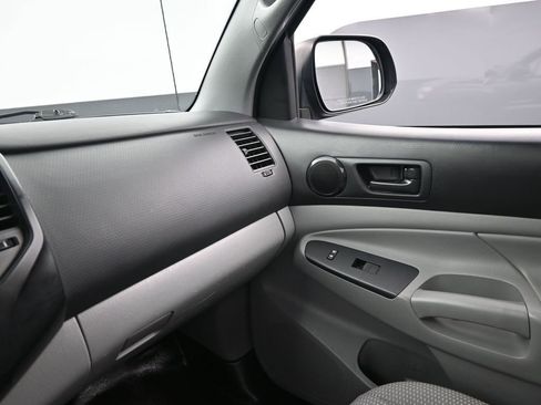 Used 2012 Toyota Tacoma 4x4 Access Cab V6 image 17