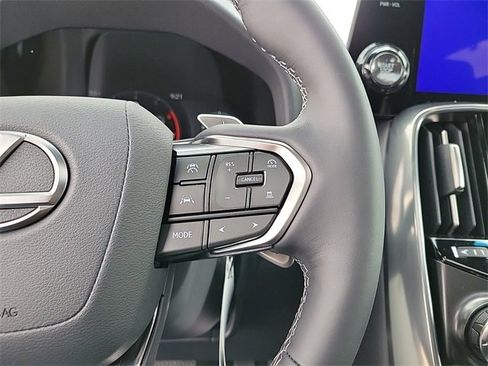 New 2025 Lexus LX 600 4WD w/ Premium Package image 23