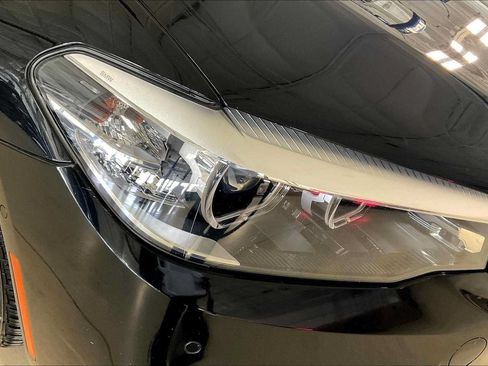 Used 2019 BMW 530e w/ M Sport Package RWD image 25