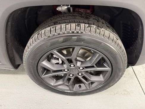 New 2025 Jeep Grand Cherokee L Limited image 4