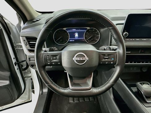 Used 2025 Nissan Rogue SV AWD/4WD image 18