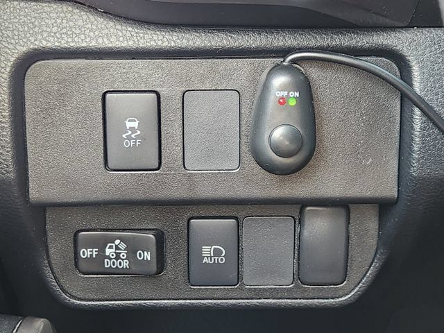 Used 2020 Toyota Tacoma SR5 w/ Technology Package AWD/4WD image 15