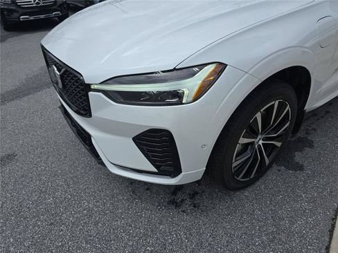 Used 2023 Volvo XC60 T8 Ultimate AWD/4WD image 10