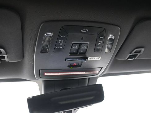 Used 2021 Toyota Sienna Platinum AWD/4WD image 17