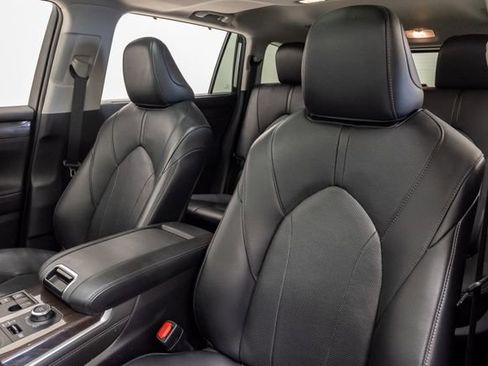 Used 2023 Toyota Highlander Limited AWD/4WD image 11