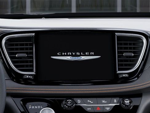 New 2026 Chrysler Pacifica Pinnacle w/ Trailer Tow Group FWD image 20