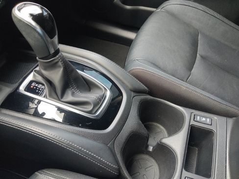 Used 2018 Nissan Rogue SL w/ Premium Package FWD image 26
