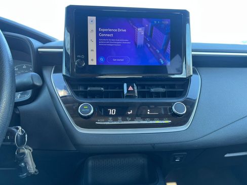 Used 2025 Toyota Corolla LE image 18