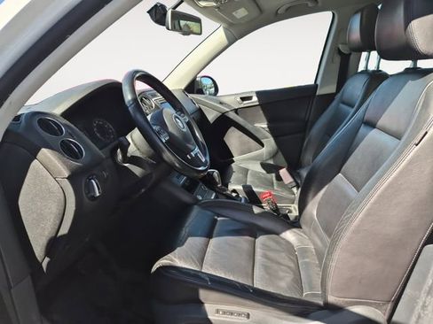 Used 2017 Volkswagen Tiguan Sport AWD/4WD image 9