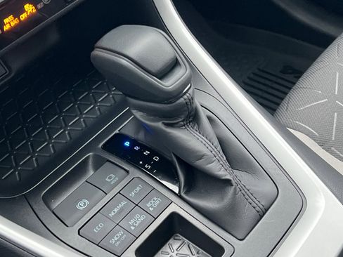 New 2025 Toyota RAV4 XLE w/ Convenience Package image 18