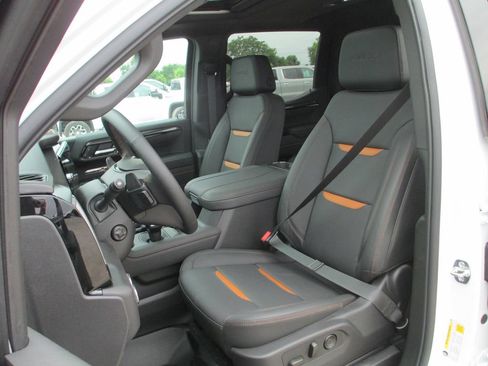 New 2026 GMC Sierra 1500 AT4 w/ AT4 Premium Package AWD/4WD image 16