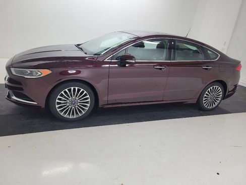 Used 2018 Ford Fusion SE w/ Fusion SE Technology Package FWD image 2