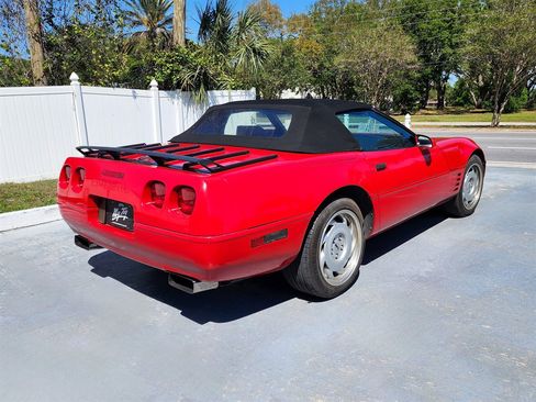 Used 1992 Chevrolet Corvette Convertible image 16