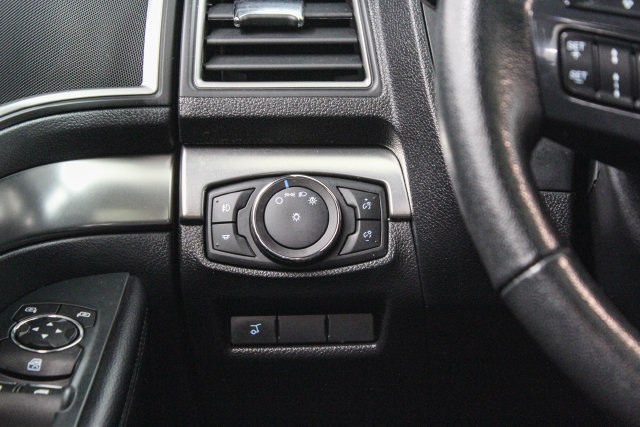 Certified 2018 Ford Explorer XLT w/ Equipment Group 202A FWD image 18