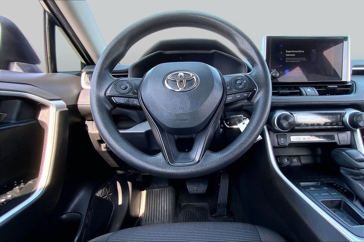 Used 2023 Toyota RAV4 LE FWD image 6
