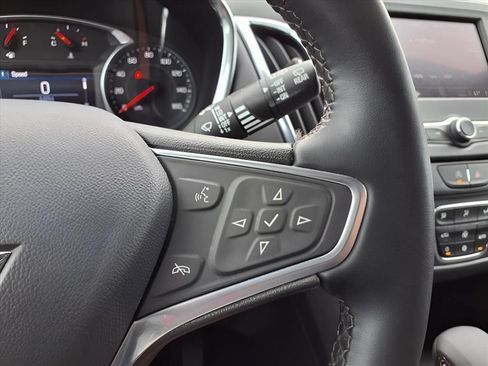 Used 2023 Chevrolet Equinox LT FWD image 22