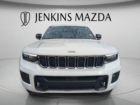 Used 2023 Jeep Grand Cherokee Overland AWD/4WD image 2
