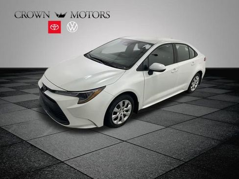 Used 2026 Toyota Corolla LE FWD image 3