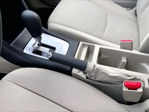 Used 2013 Subaru Crosstrek 2.0i Premium image 16