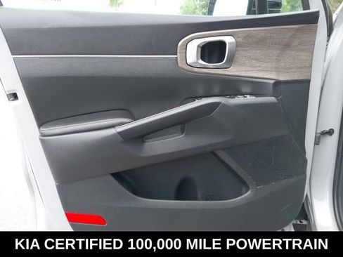 Certified 2022 Kia Sorento EX w/ Panoramic Sunroof Package FWD image 18