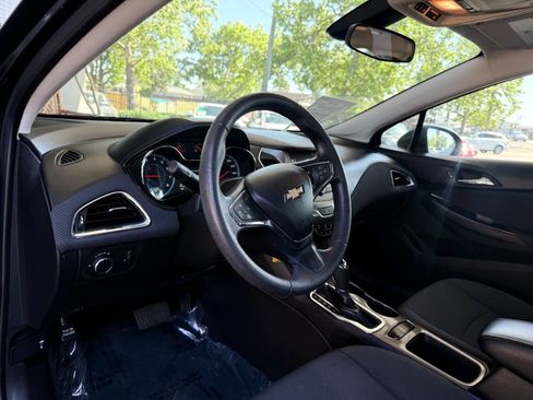 Used 2018 Chevrolet Cruze LT image 14