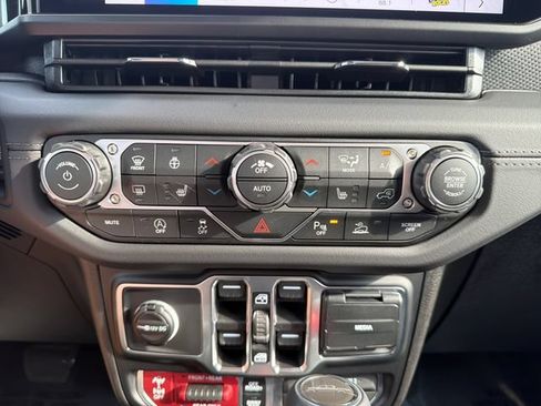 New 2026 Jeep Gladiator Rubicon AWD/4WD image 25