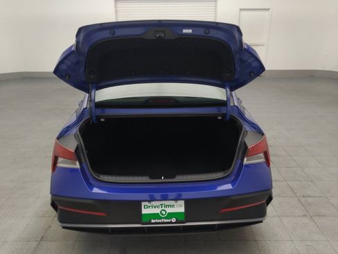 Used 2024 Hyundai Elantra SE FWD image 29