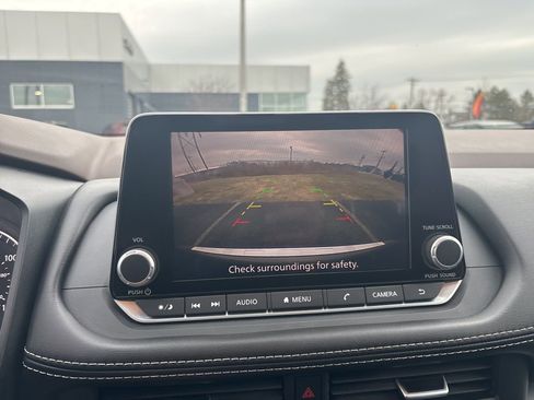 Used 2023 Nissan Rogue SV w/ SV Premium B Package image 17