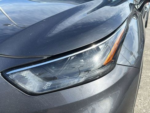 Used 2022 Toyota Highlander XLE image 9