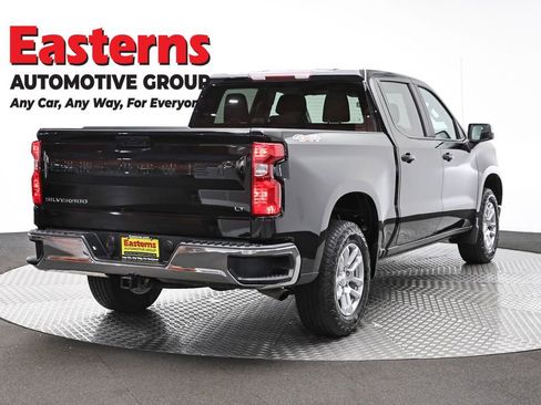 Used 2023 Chevrolet Silverado 1500 LT AWD/4WD image 5