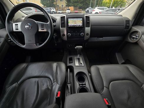Used 2009 Nissan Xterra SE AWD/4WD image 2