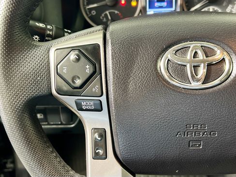 Used 2022 Toyota Tacoma SR5 w/ Technology Package image 18