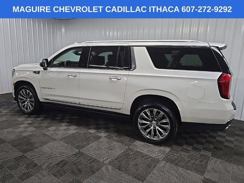 Used 2021 GMC Yukon XL Denali w/ Denali Premium Package AWD/4WD image 4