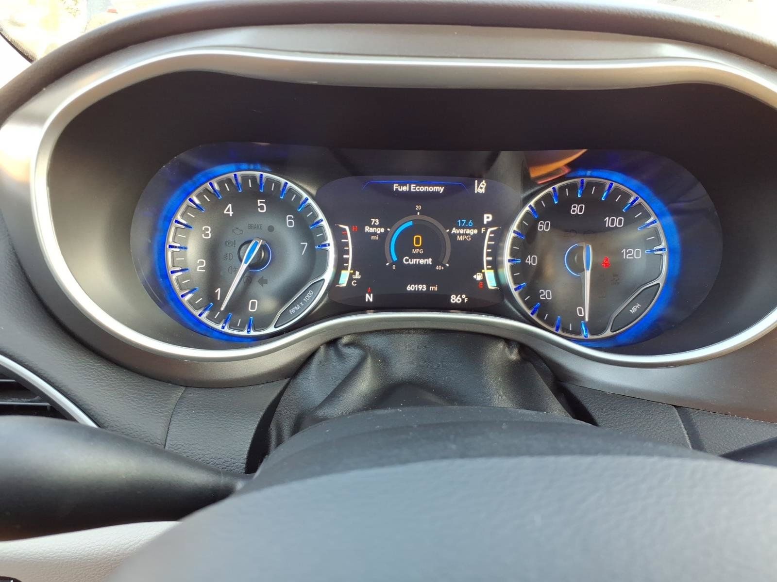 Used 2024 Chrysler Pacifica Touring-L FWD image 18