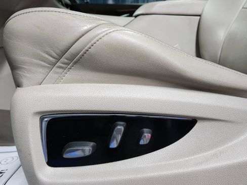 Used 2015 Cadillac Escalade Premium image 10