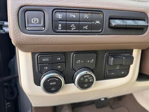 Certified 2023 GMC Yukon XL Denali w/ Denali Reserve Package image 24