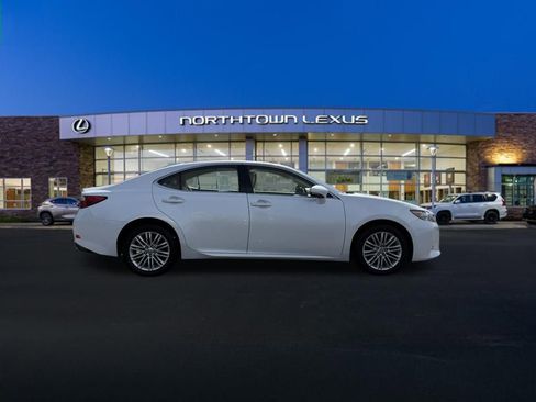 Used 2013 Lexus ES 350 w/ Luxury Pkg image 22