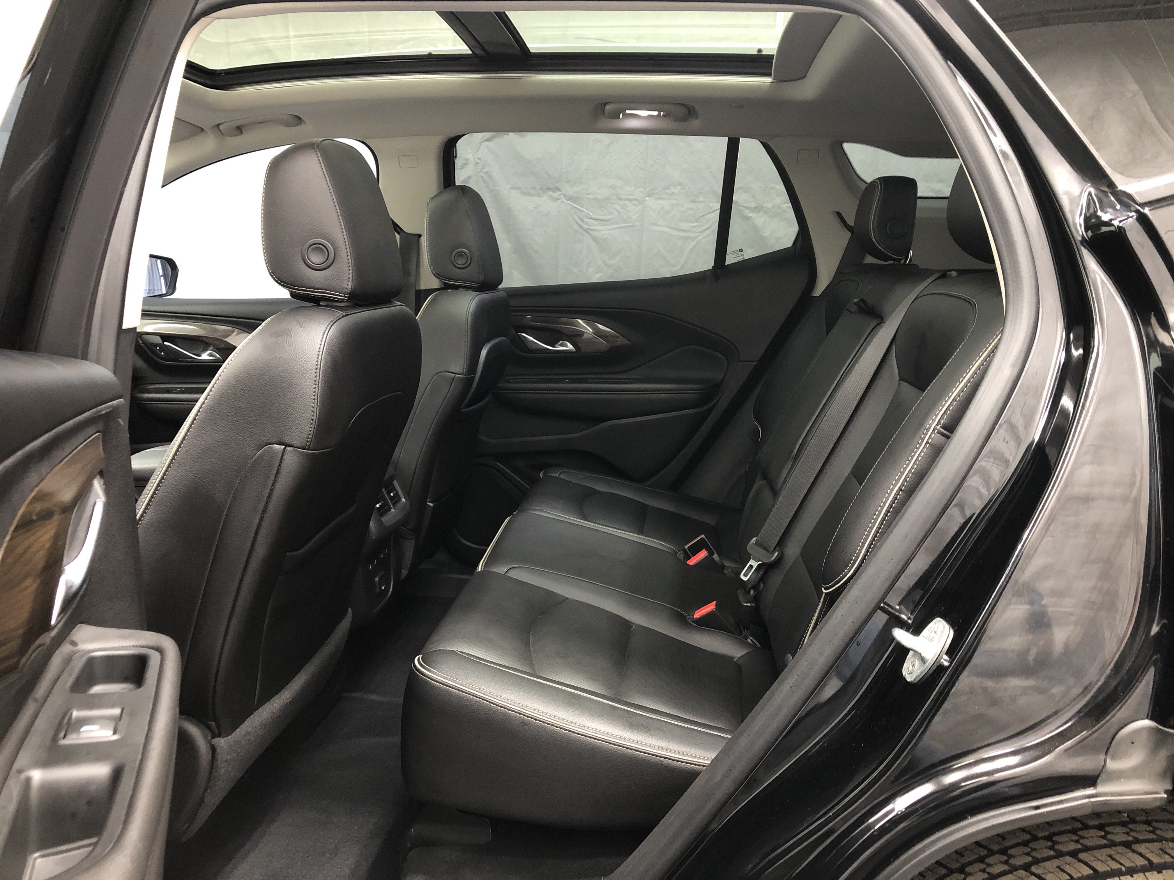 Used 2020 GMC Terrain Denali w/ GMC Pro Grade Package AWD/4WD image 10