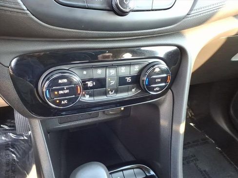 Used 2023 Buick Encore GX Essence w/ Experience Buick Package FWD image 31