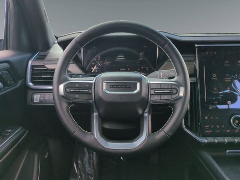 Used 2025 GMC Acadia Denali image 12