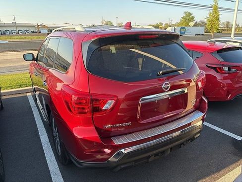 Used 2019 Nissan Pathfinder SL image 11