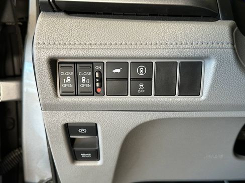 Used 2024 Honda Odyssey EX-L image 19