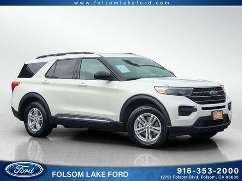 Certified 2022 Ford Explorer XLT image 1