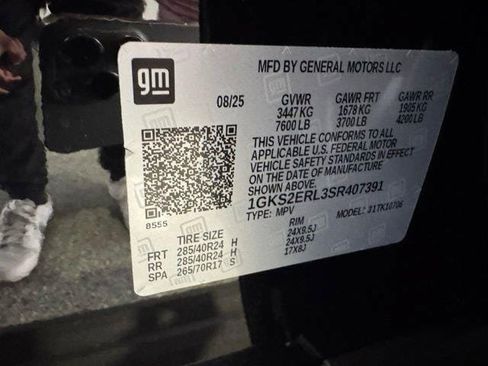 Used 2025 GMC Yukon Denali Ultimate AWD/4WD image 29