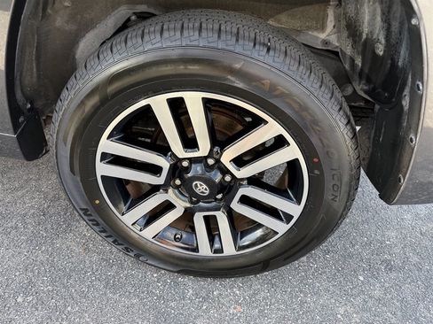 Used 2018 Toyota 4Runner Limited AWD/4WD image 7