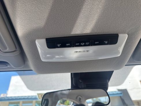 Used 2023 Nissan Versa S FWD image 21