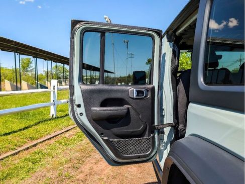 Used 2023 Jeep Wrangler Unlimited w/ Cold Weather Group AWD/4WD image 11
