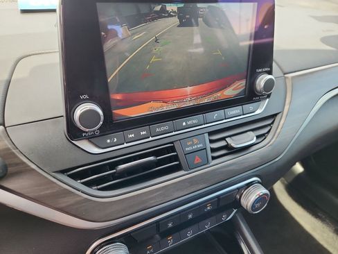 Used 2024 Nissan Altima 2.5 SV FWD image 20
