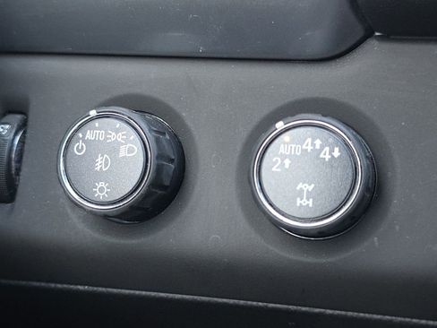 Used 2019 Chevrolet Tahoe LT w/ LT Signature Package image 31